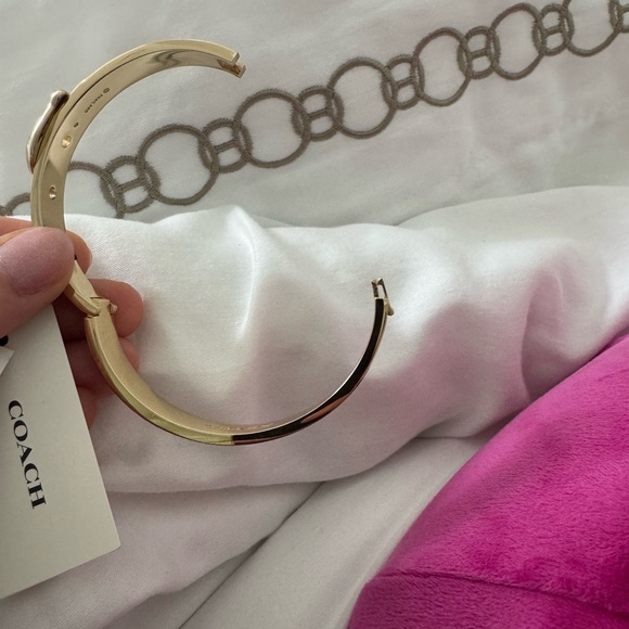 Coach Gold-Tone Hinged Bangle Bracelet – New with Tag - Picture 8 of 9